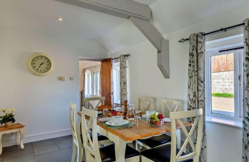 Hartland House | 2 Bed in Hartland FIREB