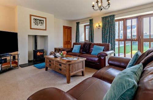 Mabe House | 2 Bed in Helston ROSEB