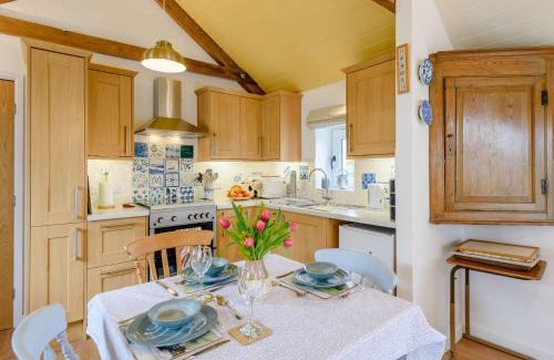 Holsworthy House | 2 Bed in Holsworthy 82819