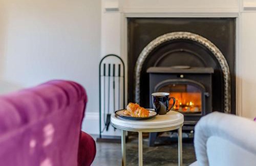 Launceston House | 2 Bed in Launceston 84660