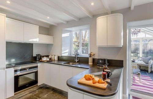 Launceston House | 2 Bed in Launceston 84660