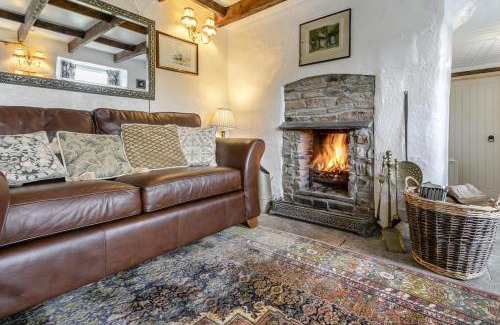 Liskeard House | 2 Bed in Liskeard oc-t32876