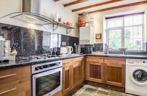 Llangattock House | 2 Bed in Llangattock BN228