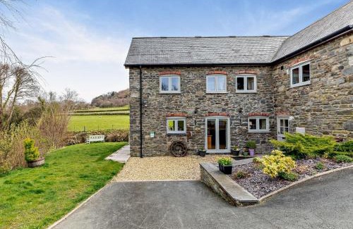 Llanidloes House | 2 Bed in Llanidloes 95815