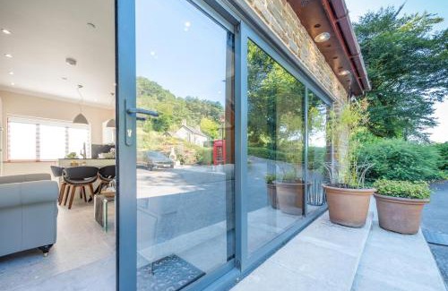 Llanybydder House | 2 Bed in Llanybydder oc-b32255