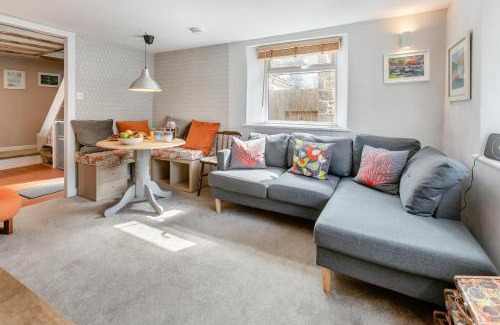 Lostwithiel House | 2 Bed in Lostwithiel oc-m32537