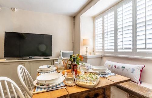 Minchinhampton House | 2 Bed in Minchinhampton 77489