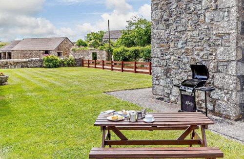 Cury Apartment | 2 Bed in Mullion SOWAN
