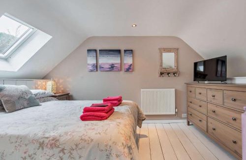 Llanstadwell House | 2 Bed in Neyland 43430
