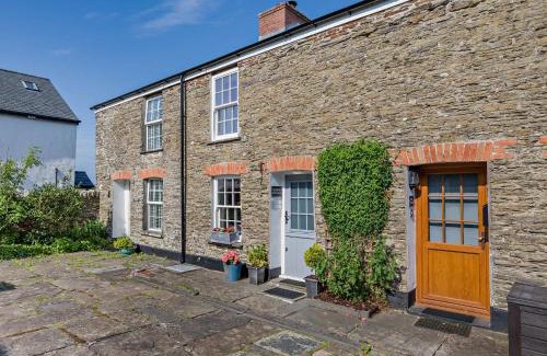 Edmonton House | 2 Bed in Padstow KCOTT