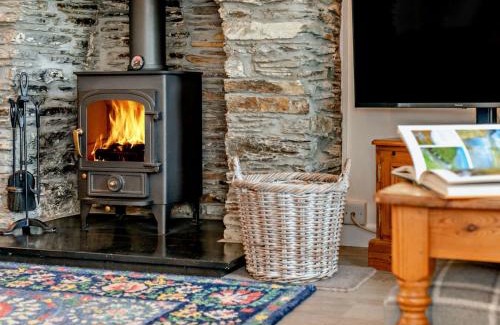 Edmonton House | 2 Bed in Padstow KCOTT