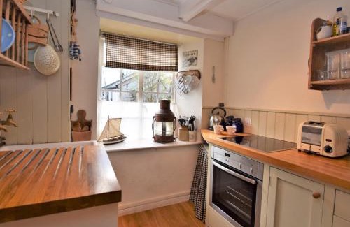 Polruan House | 2 Bed in Polruan PC042