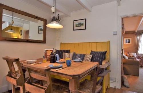 Polruan House | 2 Bed in Polruan PC042
