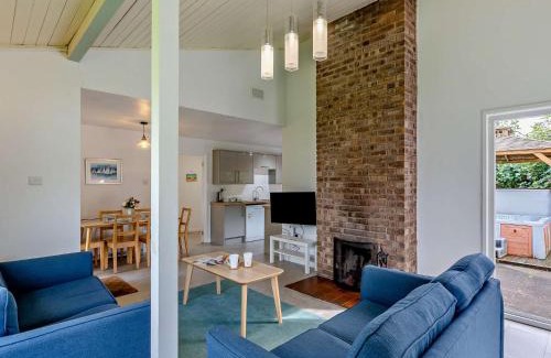 Saltash House | 2 Bed in Saltash 95644