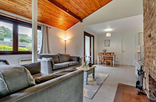Saltash House | 2 Bed in Saltash 95645