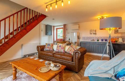 Umberleigh House | 2 Bed in South Molton 78302