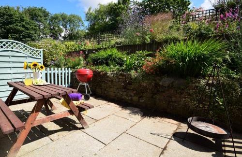 Umberleigh House | 2 Bed in South Molton 78302
