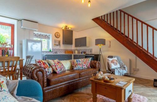 Umberleigh House | 2 Bed in South Molton 78303