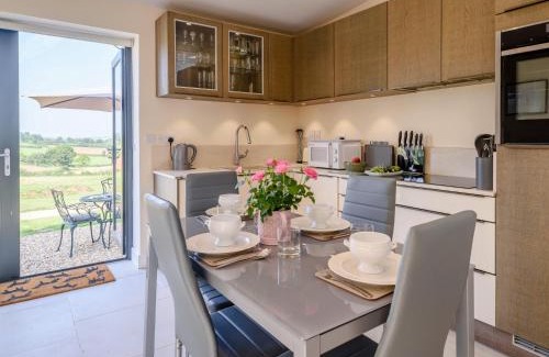 Tiverton House | 2 Bed in Tiverton 78468