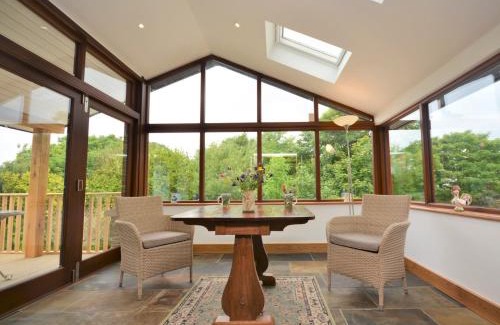 Llanrhian House | 2 Bed in Trefin 53019