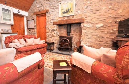 Llanrhian House | 2 Bed in Trefin 53019