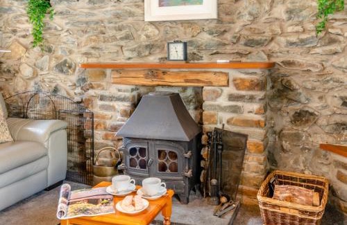 Trefin House | 2 Bed in Trefin 94123