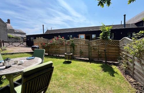 Usk House | 2 Bed in Usk 87285