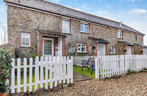 Westleigh House | 2 Bed in Westward Ho 46824