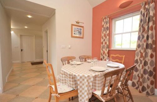 Whitland House | 2 bed in Whitland 43978