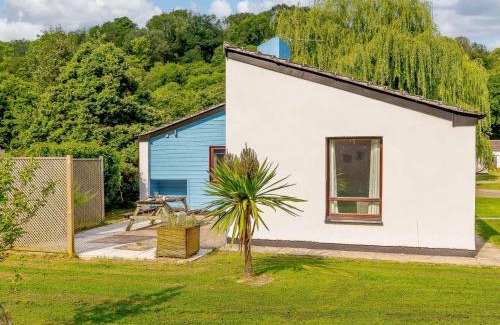 Saltash House | 2 Bed in Whitsand Bay 88311