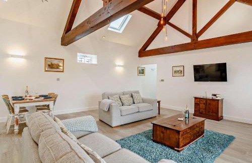 Wakefield House | 2 Bed in Wintersett 93235