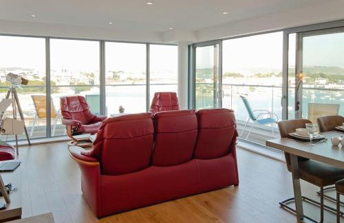 Devonport Apartment | 2 Bed - Leeward House by Pureserviced