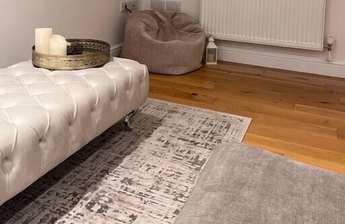 Abingdon Apartment | 2 bed modern town house