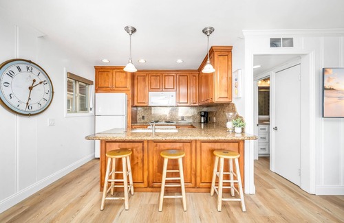 Santa Ana Heights House | 2 Bed Oceanfront w/patio on the Sand in Quiet West Newport
