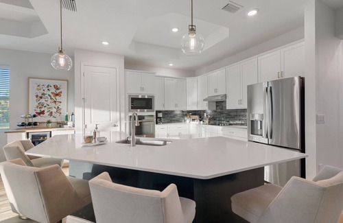 Venice House | 2-bed, office, 2.5 Bth Home w/Saltwater Pool, hot tub in WP Golf & Country Club
