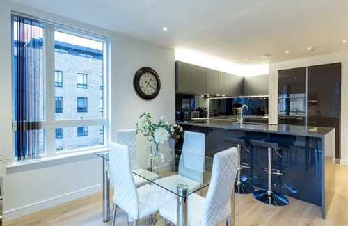 London Borough of Hounslow Apartment | 2 Bed Property Close to Heathrow Airport