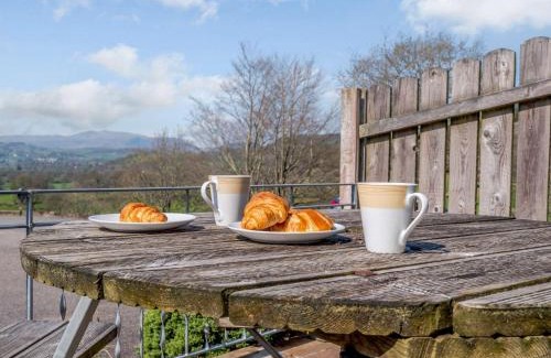 Bala House | 2 bed property in Bala 86963