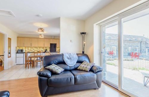 Bala House | 2 bed property in Bala 86963