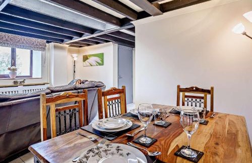 Llanybydder House | 2 bed property in Brynteg West Wales 81353