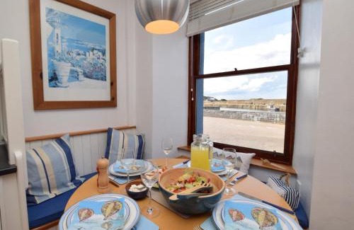 Buckie House | 2 bed property in Findochty 76557