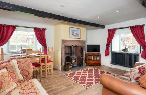 Maryport House | 2 bed property in Mawbray Cumbria SZ214