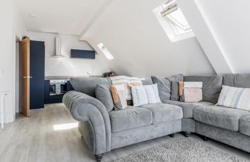 Boscombe Apartment | 2 bed Seaside Apartment with Parking