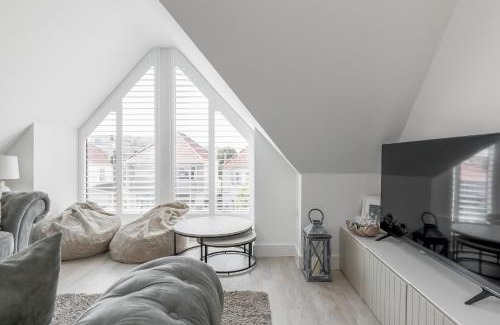 Boscombe Apartment | 2 bed Seaside Apartment with Parking