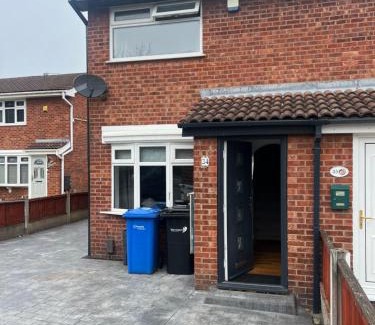 Warrington Apartment | 2 bed semi-detached house