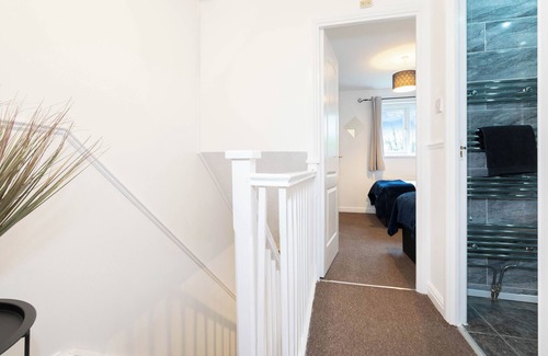 Birmingham House | 2 Bed-sleeps 4-private Garden- Free Parking