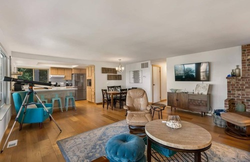 Bells Beach House | 2 bed Stunning Views Hot Tub Dog Friendly ADA