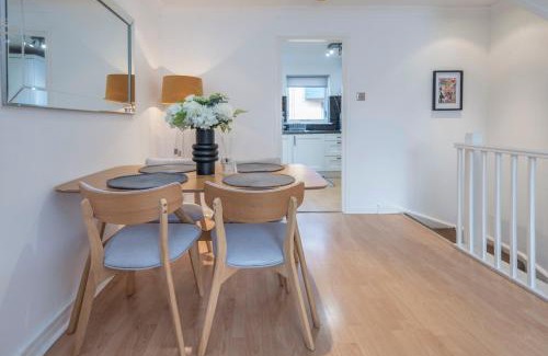 Bow Apartment | 2 Bed town house with Garden in Hackney, London