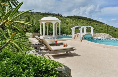 Sea Breeze Hills Villa | 2-bed Villa with Uninterrupted Sea Views - Equinox villa