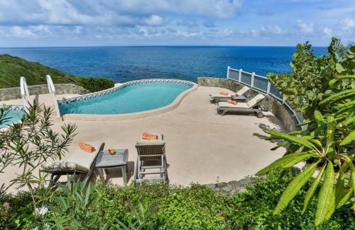 Sea Breeze Hills Villa | 2-bed Villa with Uninterrupted Sea Views - Equinox villa