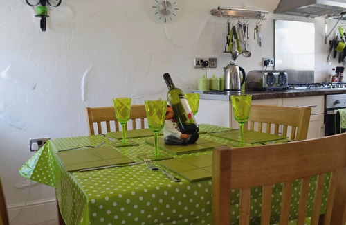 Pen-y-sarn Cottage | 2 bedroom accommodation in Pen-y-sarn near Amlwch